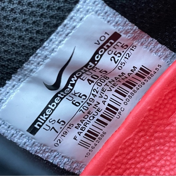 Nike Kobe KB Mentality Iron Man Red and Gold Sneaker Mens 7.5 - Picture 3 of 11